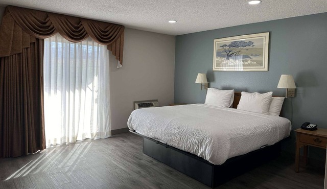 Days Inn by Wyndham Medford