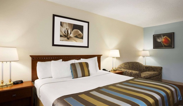 Days Inn by Wyndham Middletown