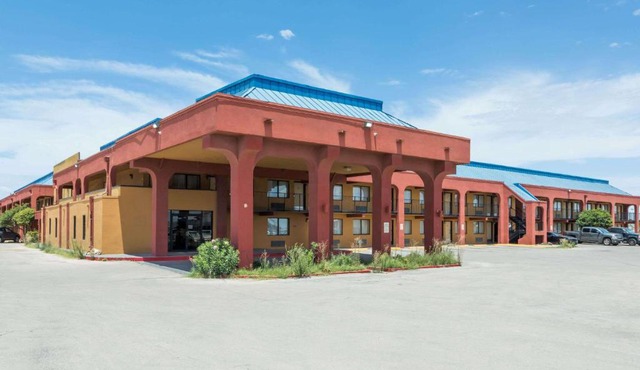Days Inn by Wyndham Midland