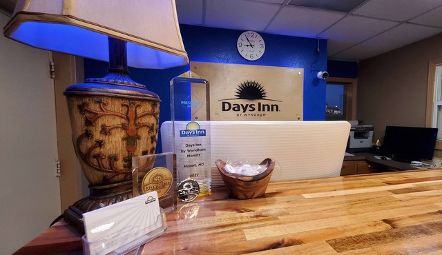 Days Inn by Wyndham Monett