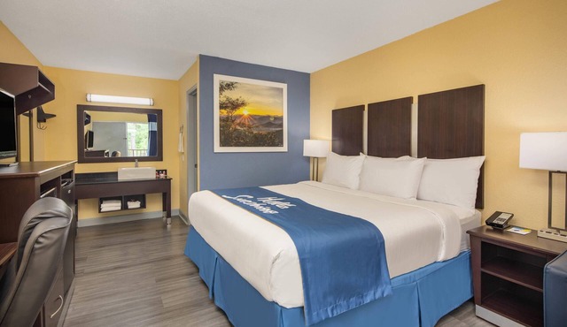 Days Inn by Wyndham Muscle Shoals Florence