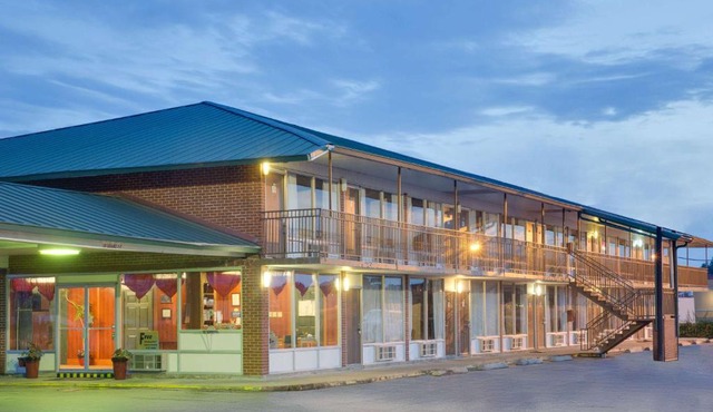 Days Inn by Wyndham Newport