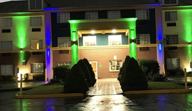 Days Inn by Wyndham Norton