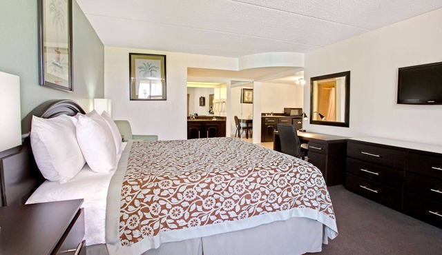 Days Inn by Wyndham Orlando Airport Florida Mall