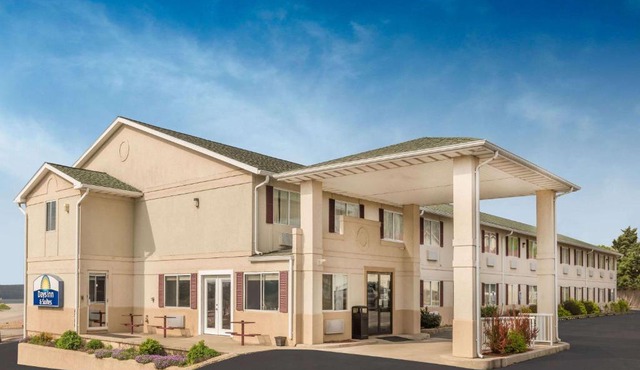 Days Inn by Wyndham Osage Beach Lake of the Ozarks