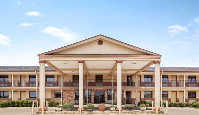 Days Inn by Wyndham Paris