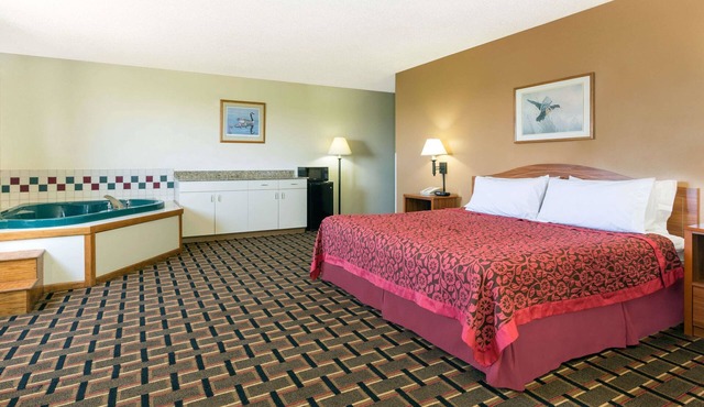 Days Inn by Wyndham Paxton
