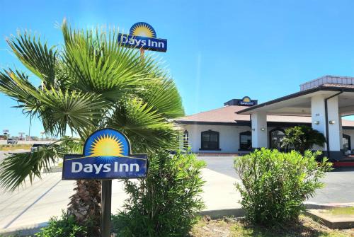 Days Inn by Wyndham Portland/Corpus Christi