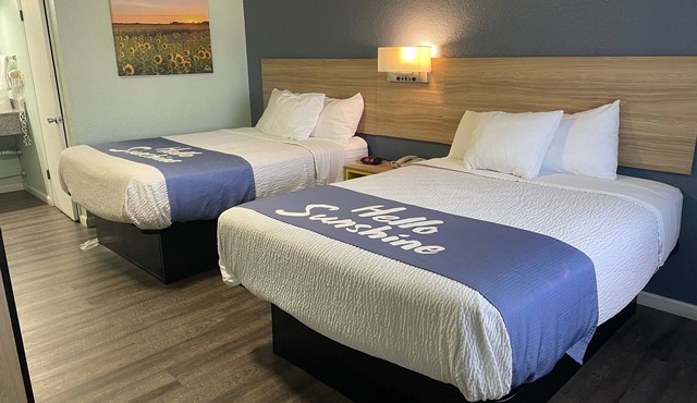 Days Inn by Wyndham Pratt