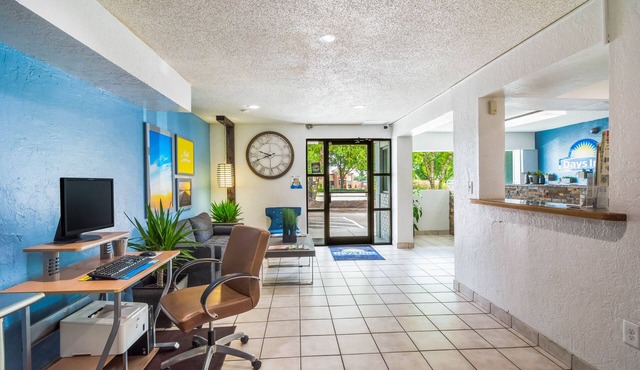 Days Inn by Wyndham Raleigh Glenwood-Crabtree