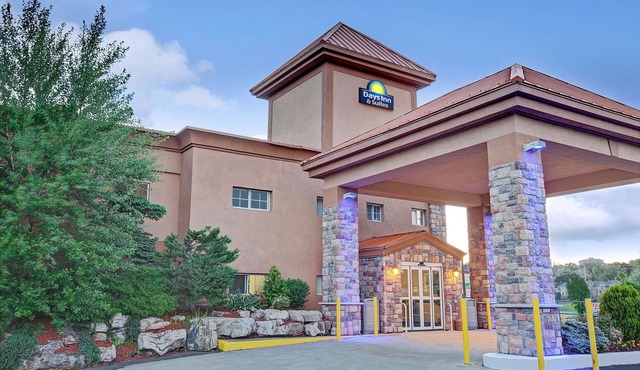 Days Inn by Wyndham Ridgefield NJ