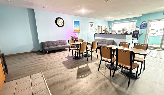 Days Inn by Wyndham Seymour