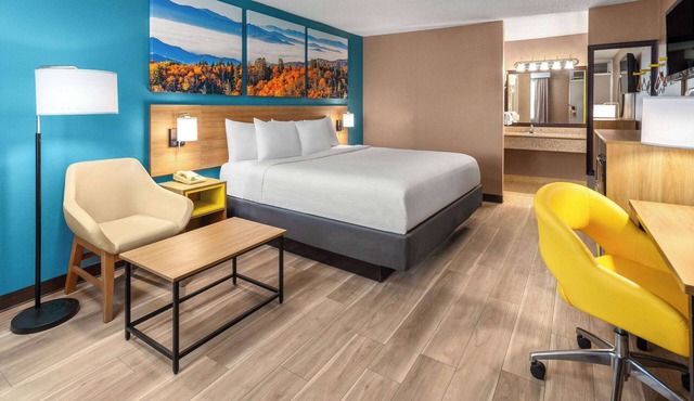 Days Inn by Wyndham Shelby