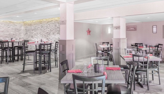 Days Inn by Wyndham Springfield/Phil.Intl Airport