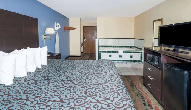Days Inn by Wyndham Springfield