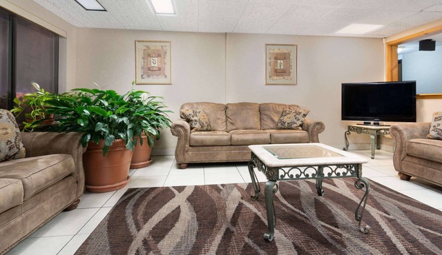 Days Inn by Wyndham St Cloud