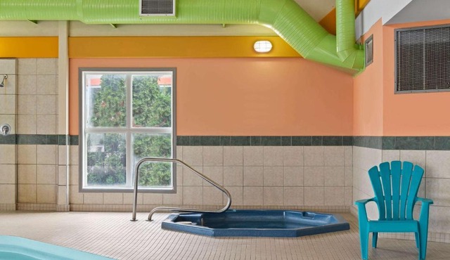 Days Inn by Wyndham Steinbach