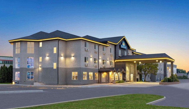 Days Inn by Wyndham Steinbach