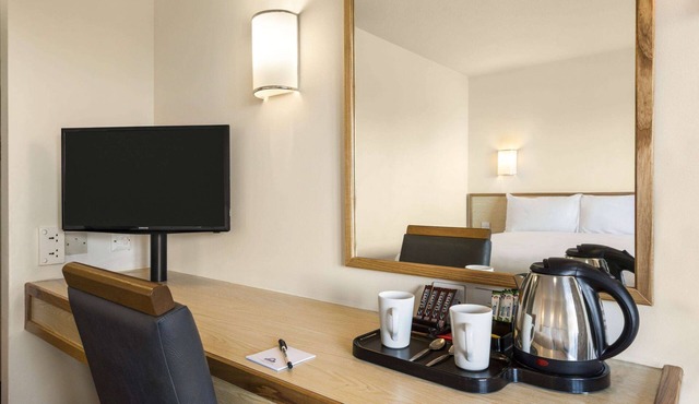 Days Inn by Wyndham Sutton Scotney North