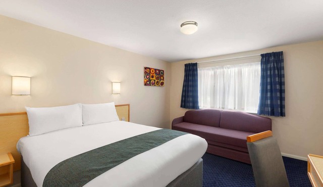 Days Inn by Wyndham Sutton Scotney South