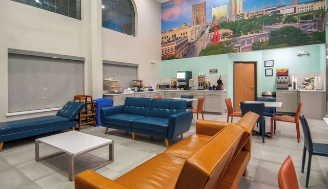 Days Inn by Wyndham Suites San Antonio North/Stone Oak