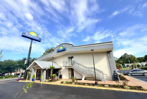 Days Inn by Wyndham Tallahassee University Center