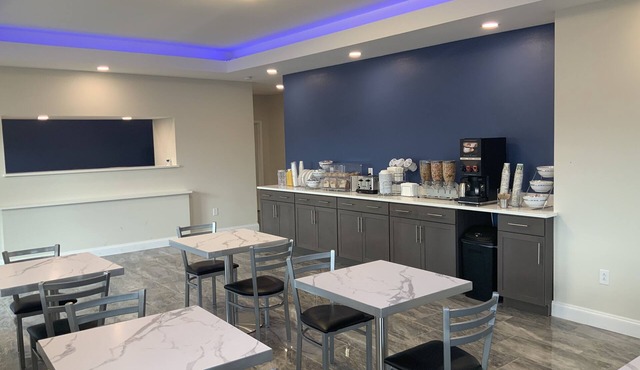 Days Inn by Wyndham Troy IL