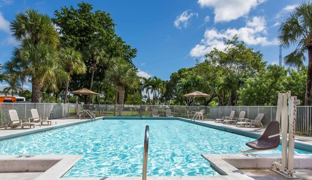 Days Inn by Wyndham Fort Lauderdale Airport Cruise Port