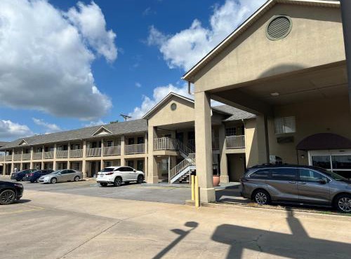 Days Inn by Wyndham Wagoner