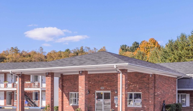 Days Inn by Wyndham West Jefferson