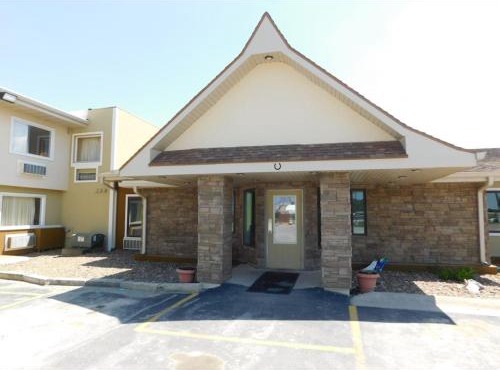 Days Inn by Wyndham West Branch Iowa City Area