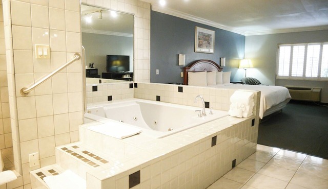 Days Inn by Wyndham West Covina
