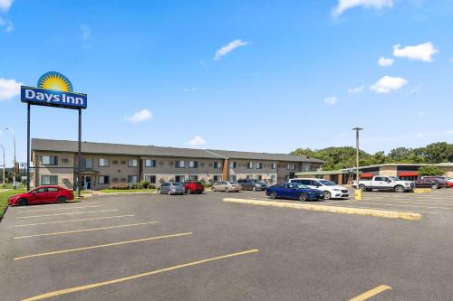 Days Inn by Wyndham Winona