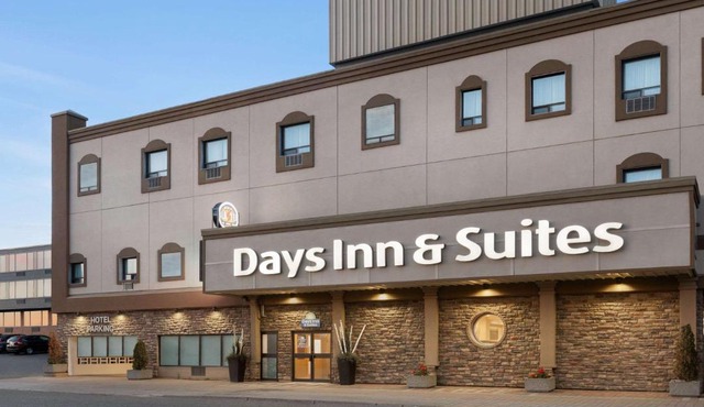 Days Inn & Suites by Wyndham Sault Ste. Marie ON