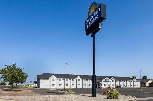 Days Inn & Suites by Wyndham Spokane Airport Airway Heights