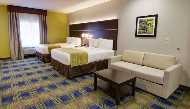 Days Inn & Suites by Wyndham Port Arthur
