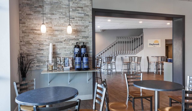 Days Inn & Suites by Wyndham Lancaster Amish Country