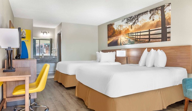 Days Inn & Suites by Wyndham Rocky Mount Golden East