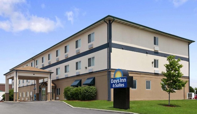 Days Inn & Suites by Wyndham Romeoville