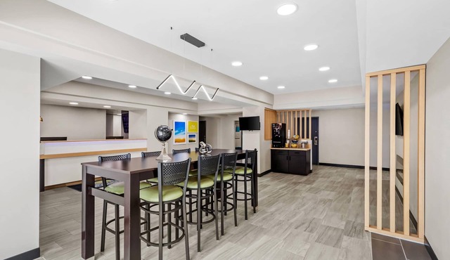 Days Inn & Suites by Wyndham Union City