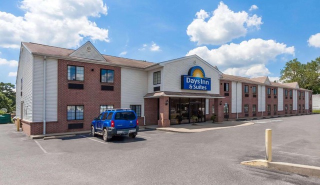 Days Inn & Suites by Wyndham Cambridge
