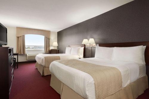 Days Inn & Suites by Wyndham Brandon