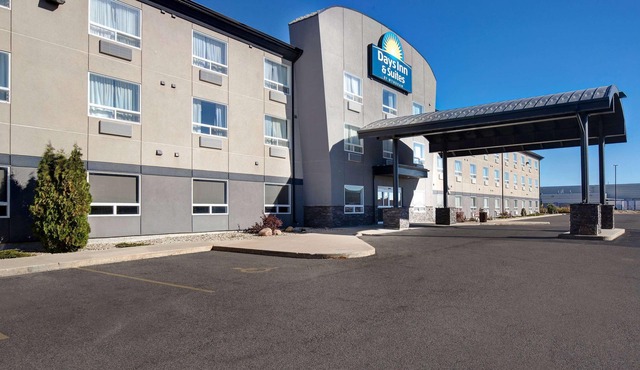 Days Inn & Suites by Wyndham Yorkton