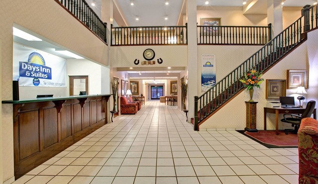 Days Inn & Suites by Wyndham Hickory