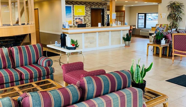 Days Inn & Suites by Wyndham Logan