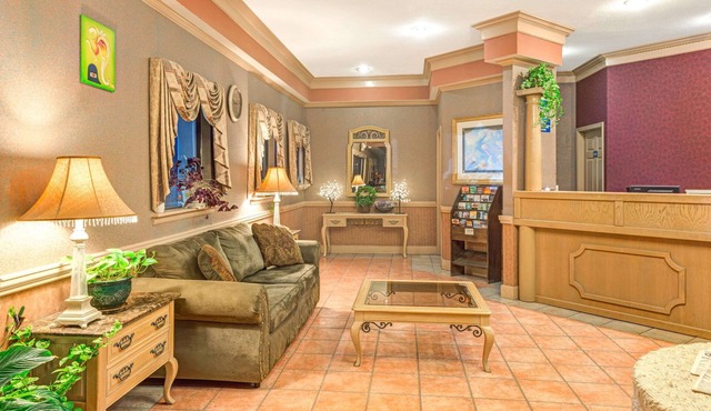 Days Inn & Suites by Wyndham Osceola AR