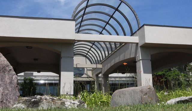 Days Inn & Suites by Wyndham Rochester Hills MI