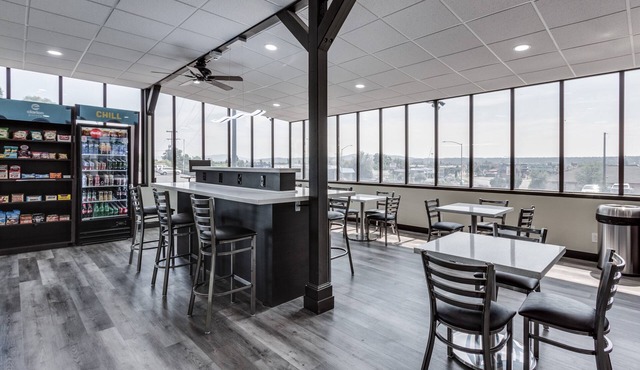 Days Inn & Suites by Wyndham Spokane