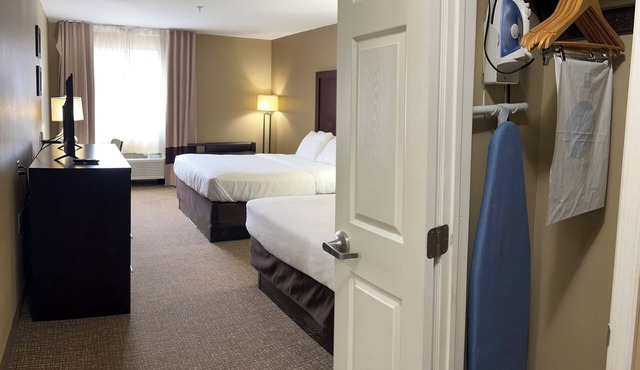 Days Inn & Suites by Wyndham Manheim Lebanon