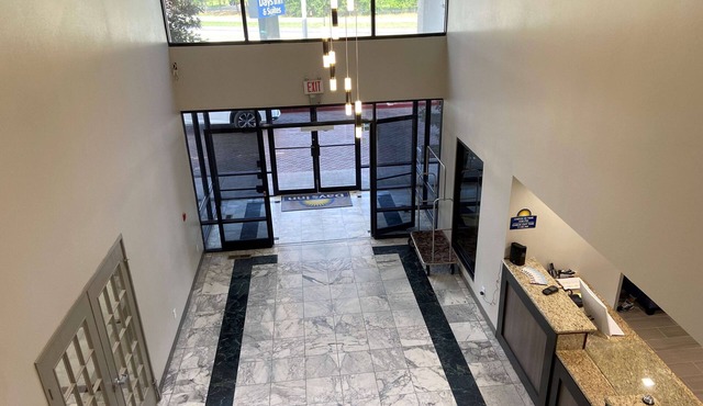 Days Inn & Suites by Wyndham Tahlequah